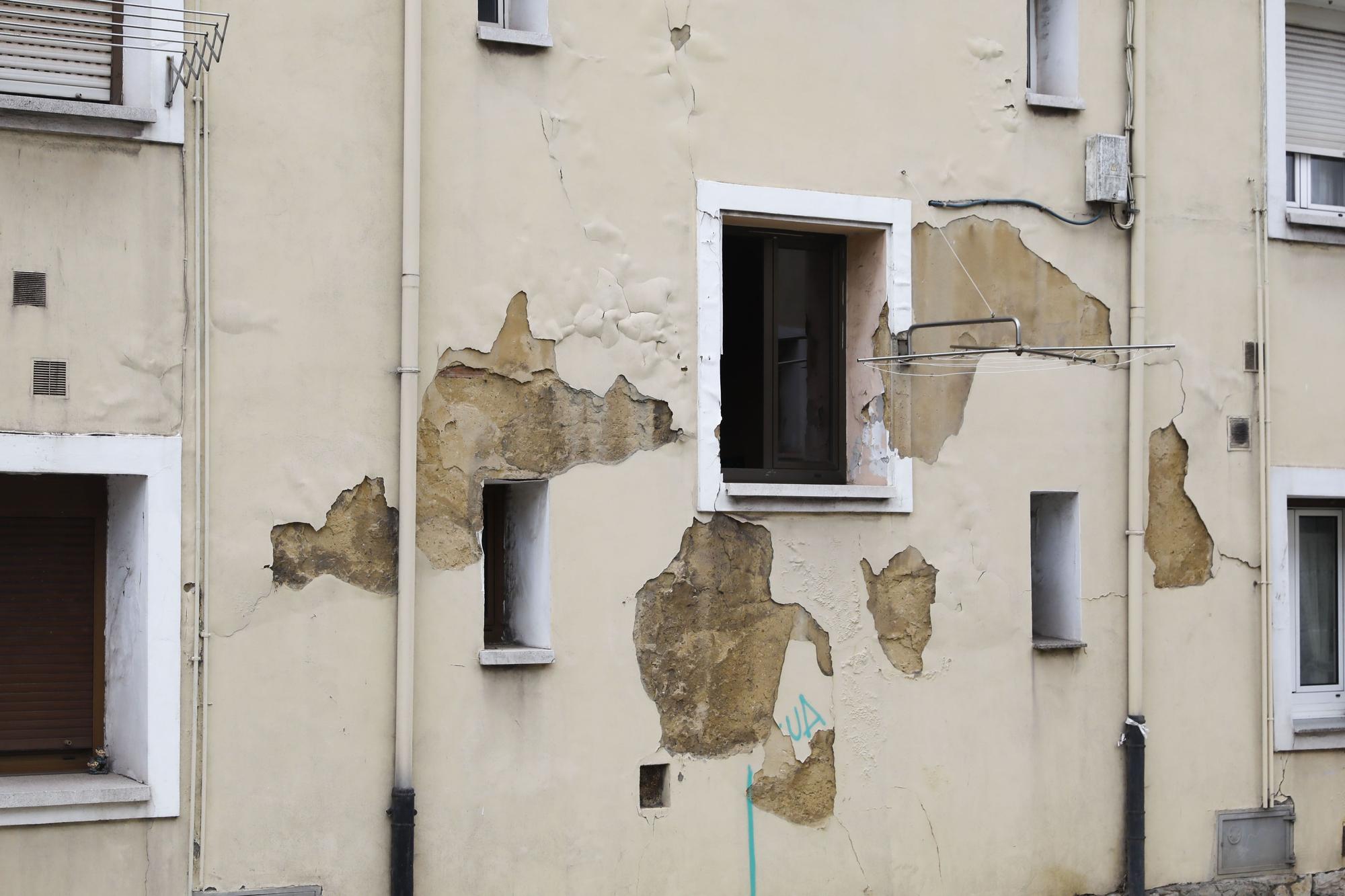 Los vecinos de los barrios degradados exigen que se lleven a cabo las reformas