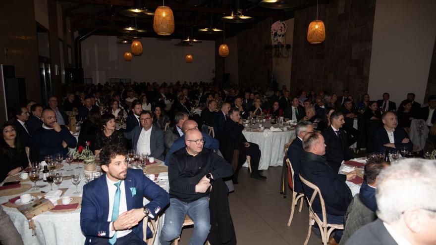 Victorino Martín recoge el premio Morisco 2023 del Club Taurino de Cehegín