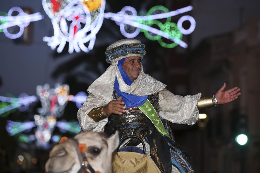 Los Moros y Cristianos de Aspe viven un desenlace espectacular