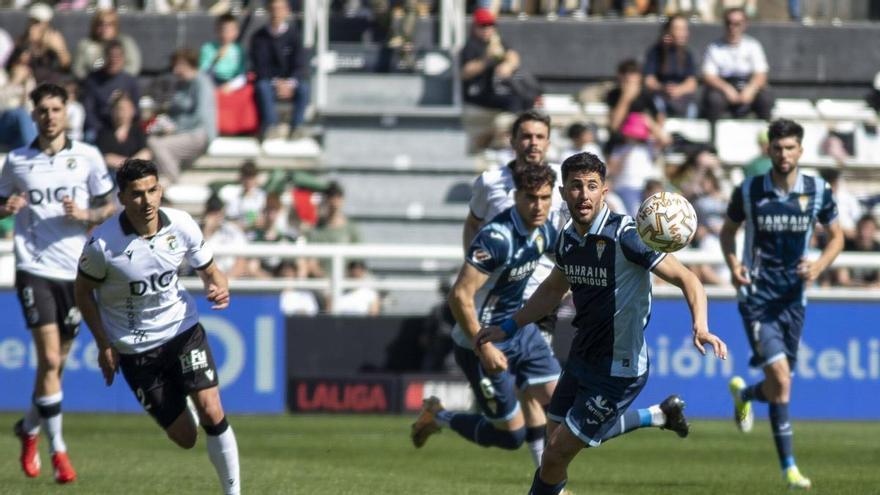 El Córdoba CF, al filo de la sanción: Jacobo eleva la cuenta a cuatro apercibidos