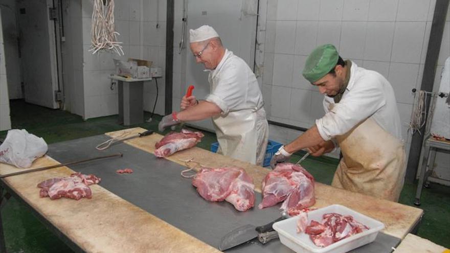 La Junta concede la autorización ambiental al matadero del ibérico