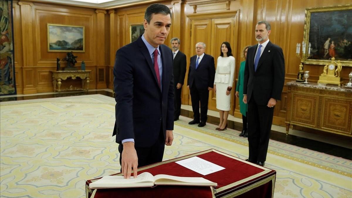 Pedro Sánchez promete el cargo ante el rey Felipe VI