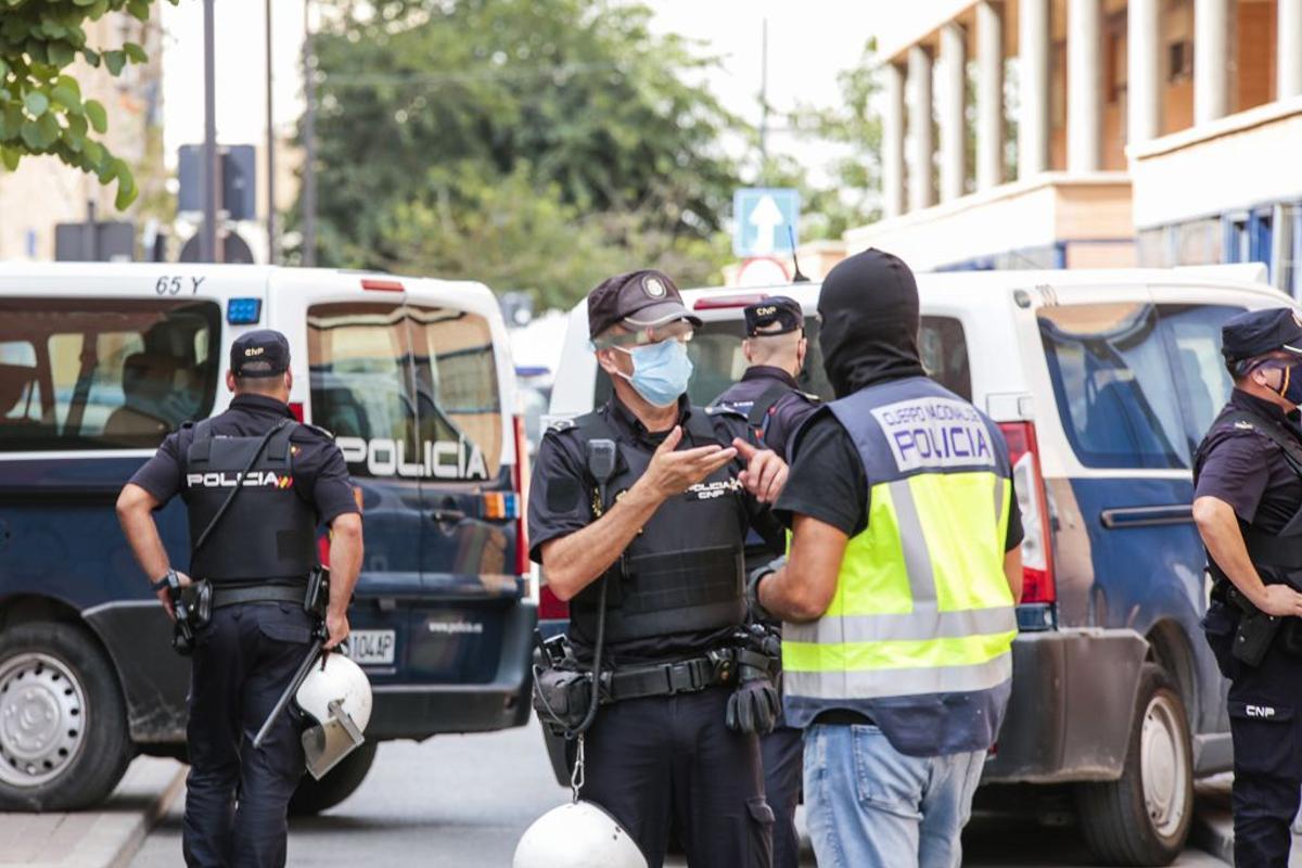 Intervención policial. Menudeo, gallos y tortugas en Ministriles, Lorca-3613.jpg