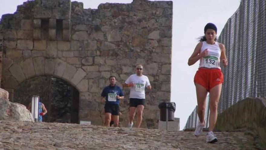 Deportes organiza en Trujillo la primera media maratón para noviembre