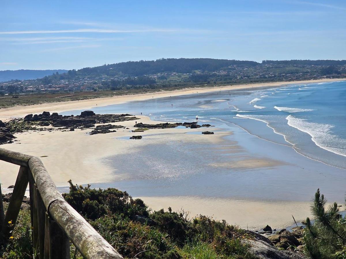 La radiante imagen que ofreció estos días la playa de A Lanzada, durante la llamativa bajamar.