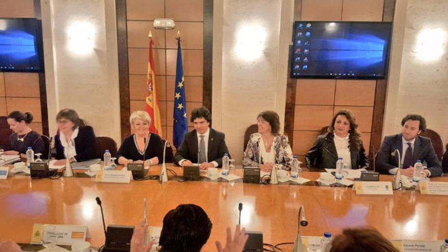 Reunión de ayer en Madrid. Cristina Valido es la segunda desde la derecha.