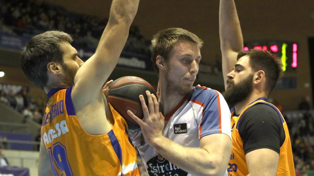 Lance de un partido del Obradoiro correspondiente a la pasada temporada. // Xoán Álvarez