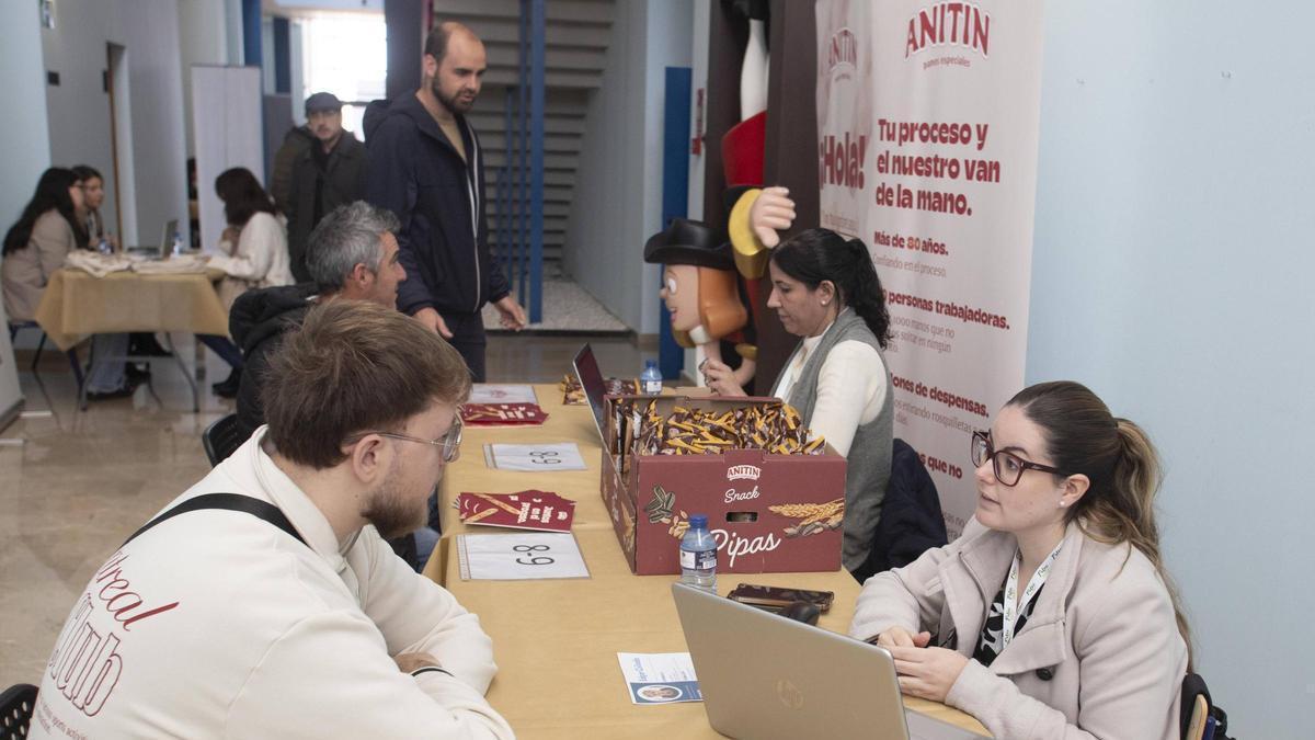 Feria de empleo celebrada en el CCX de Xàtiva, el año pasado.