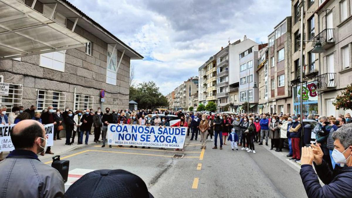 La reciente manifestación por la sanidad en Moaña.   | // G.NÚÑEZ