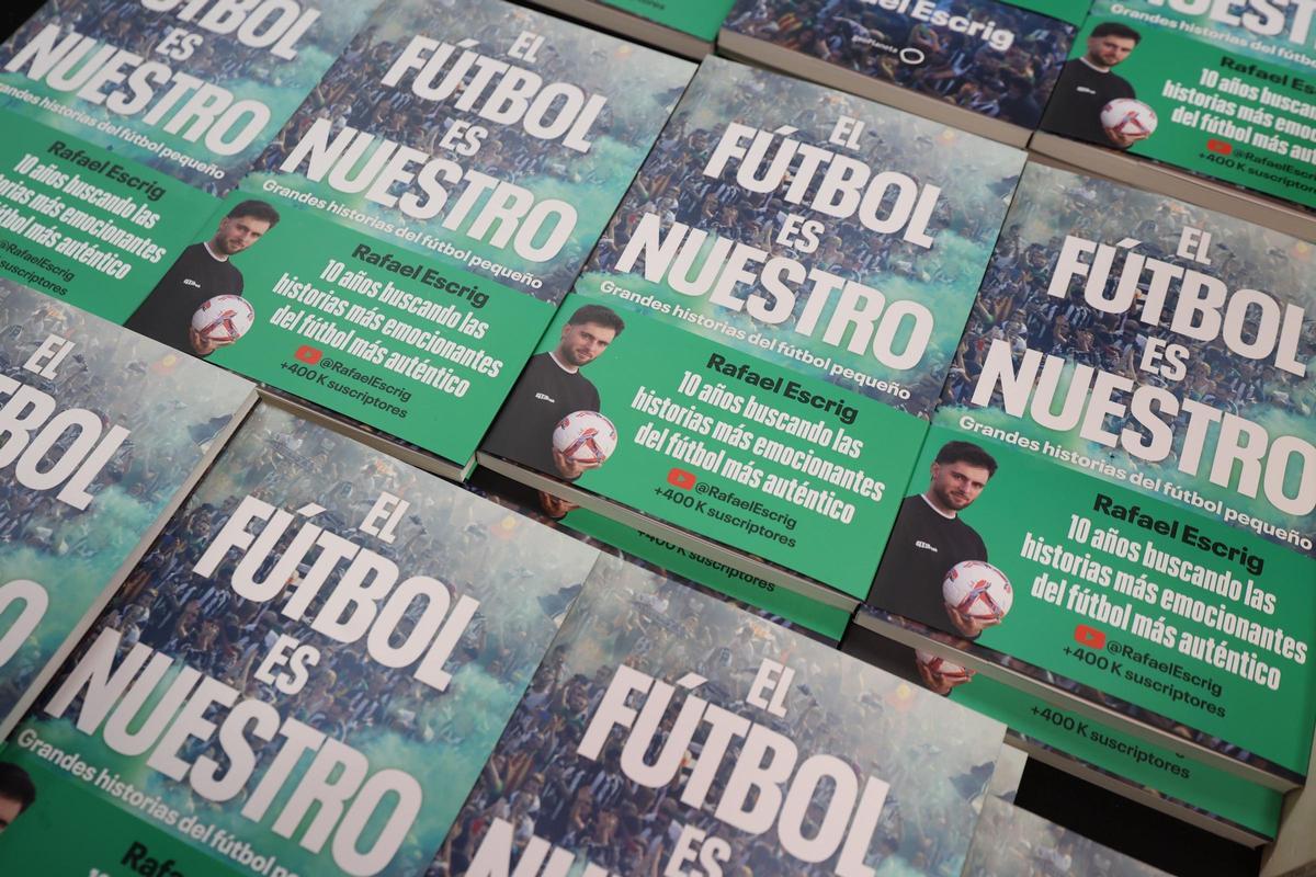Galería | La presentación de 'El fútbol es nuestro', el libro de Rafael Escrig, en imágenes