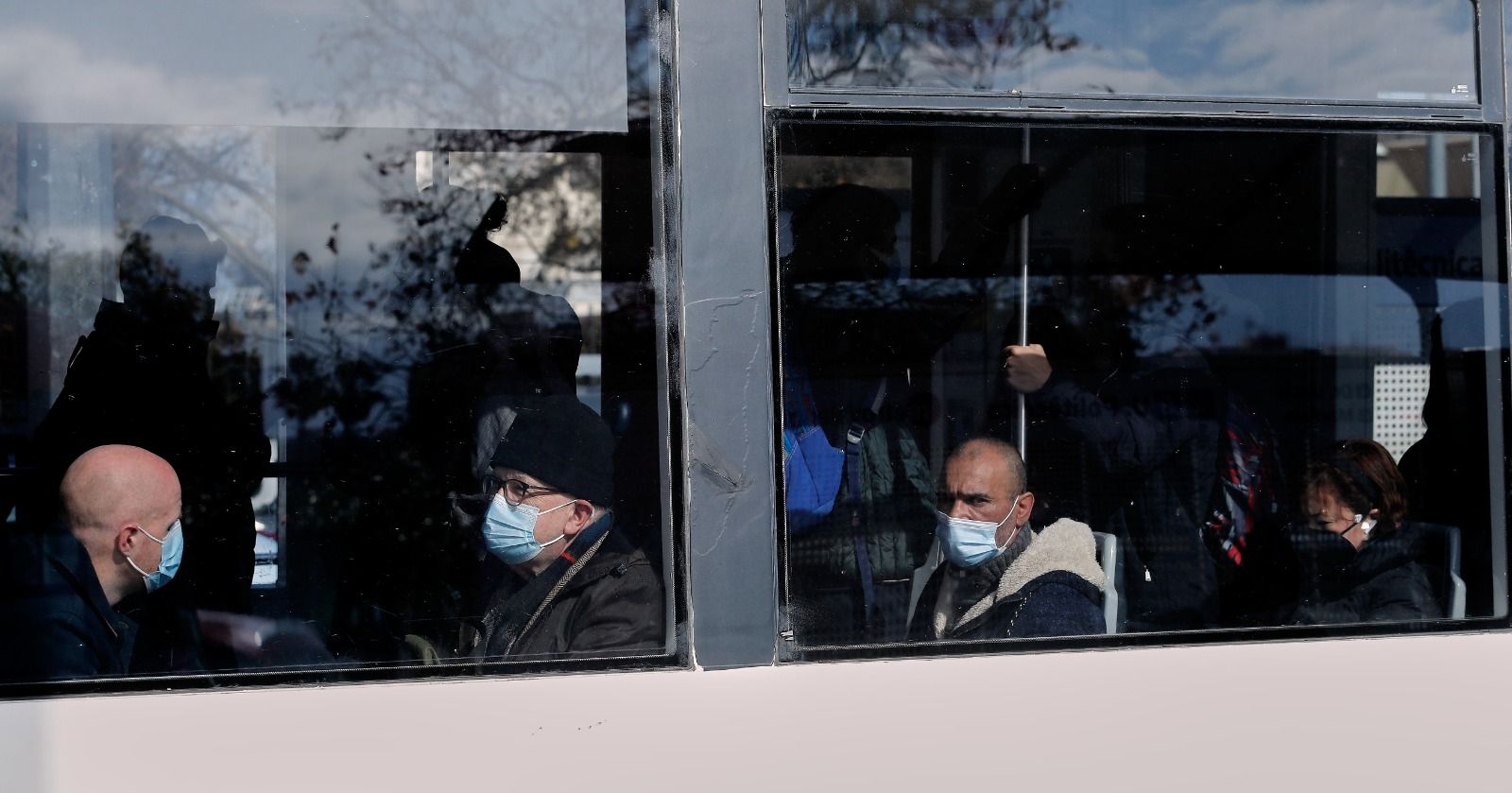 Último día con mascarilla en el transporte público