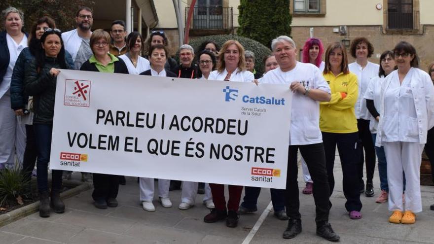 Treballadors del Centre Sanitari manifestant-se aquest matí