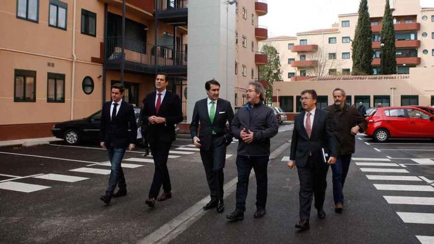 Antidio Fagúndez, Alberto Castro, Juan Carlos Suárez-Quiñones, Francisco Guarido y Romualdo Fernández visitan el ARI de Los Bloques.