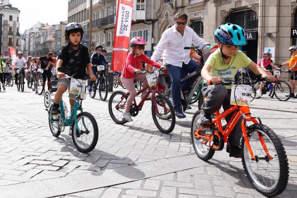 "A Pedaliña" pone a Vigo encima de la bici