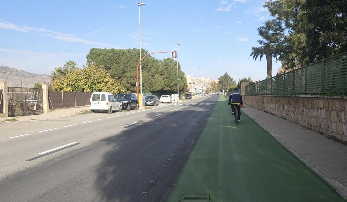 Nuevo carril bici de Lorca, aún en ejecución.