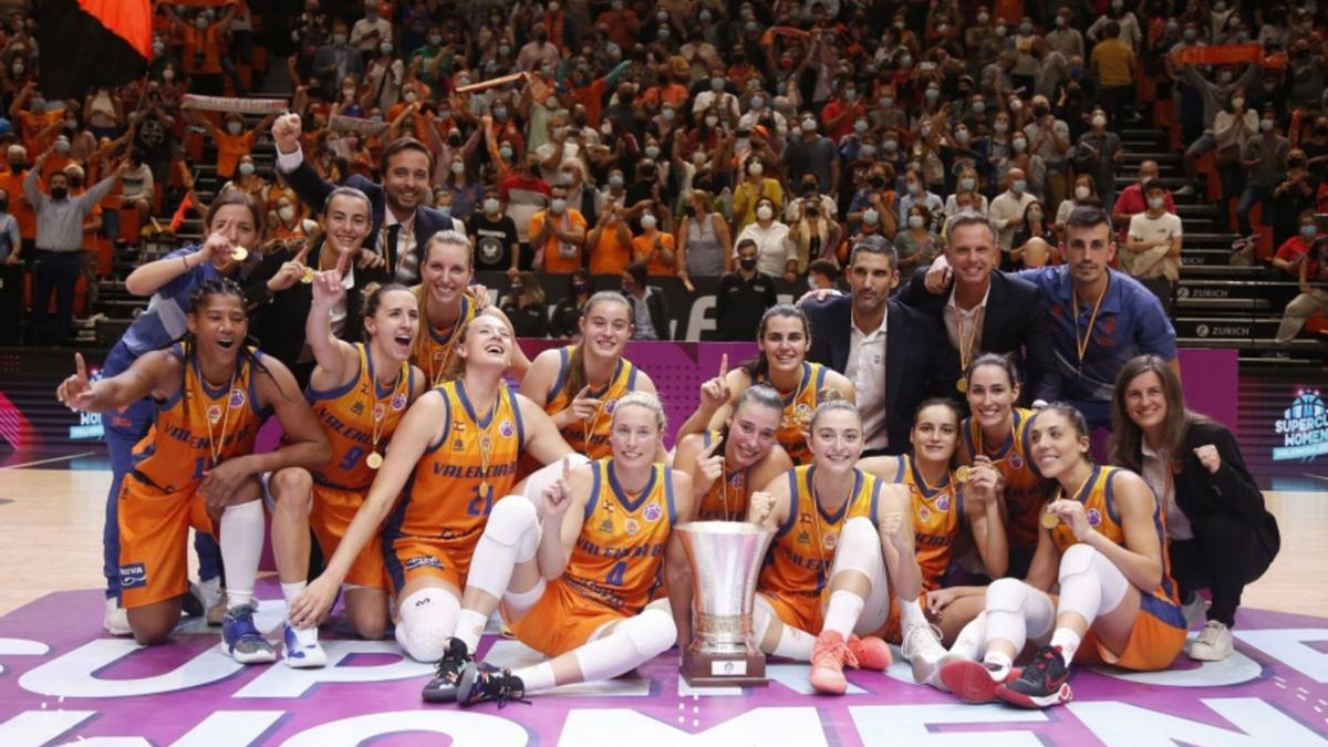 El Valencia Basket femenino, campeón de la Eurocup y Supercup Women en 2021 | F. CALABUIG