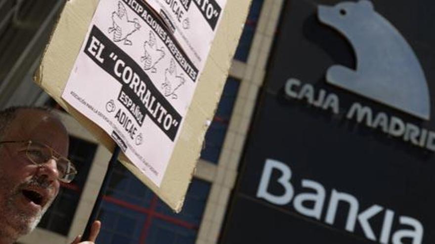 Protesta ante la sede de Bankia.