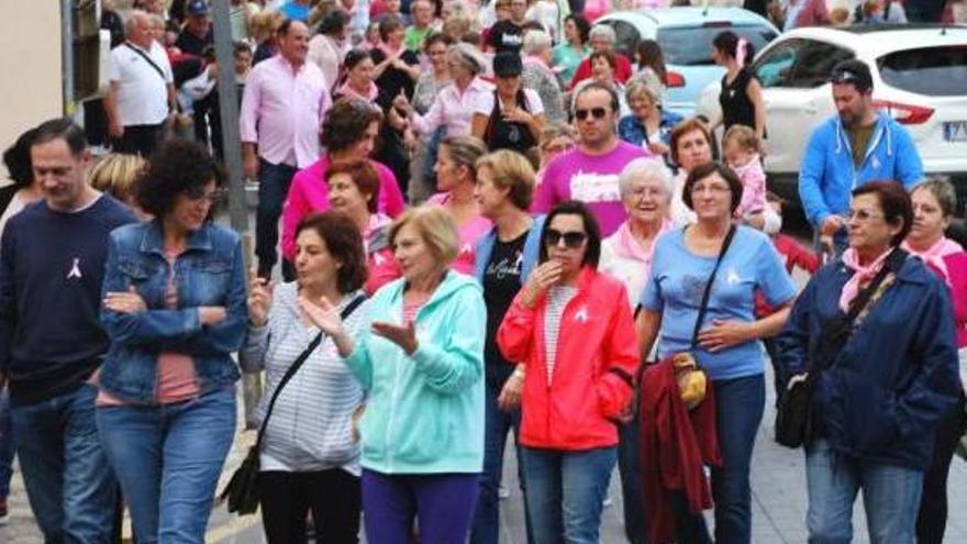 500 vecinos caminan contra el cáncer