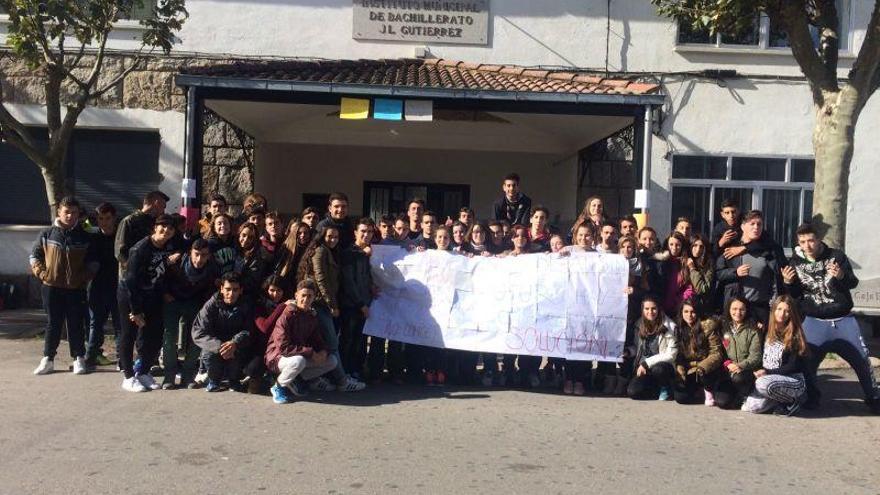 Protestas en el instituto de Muga de Sayago.