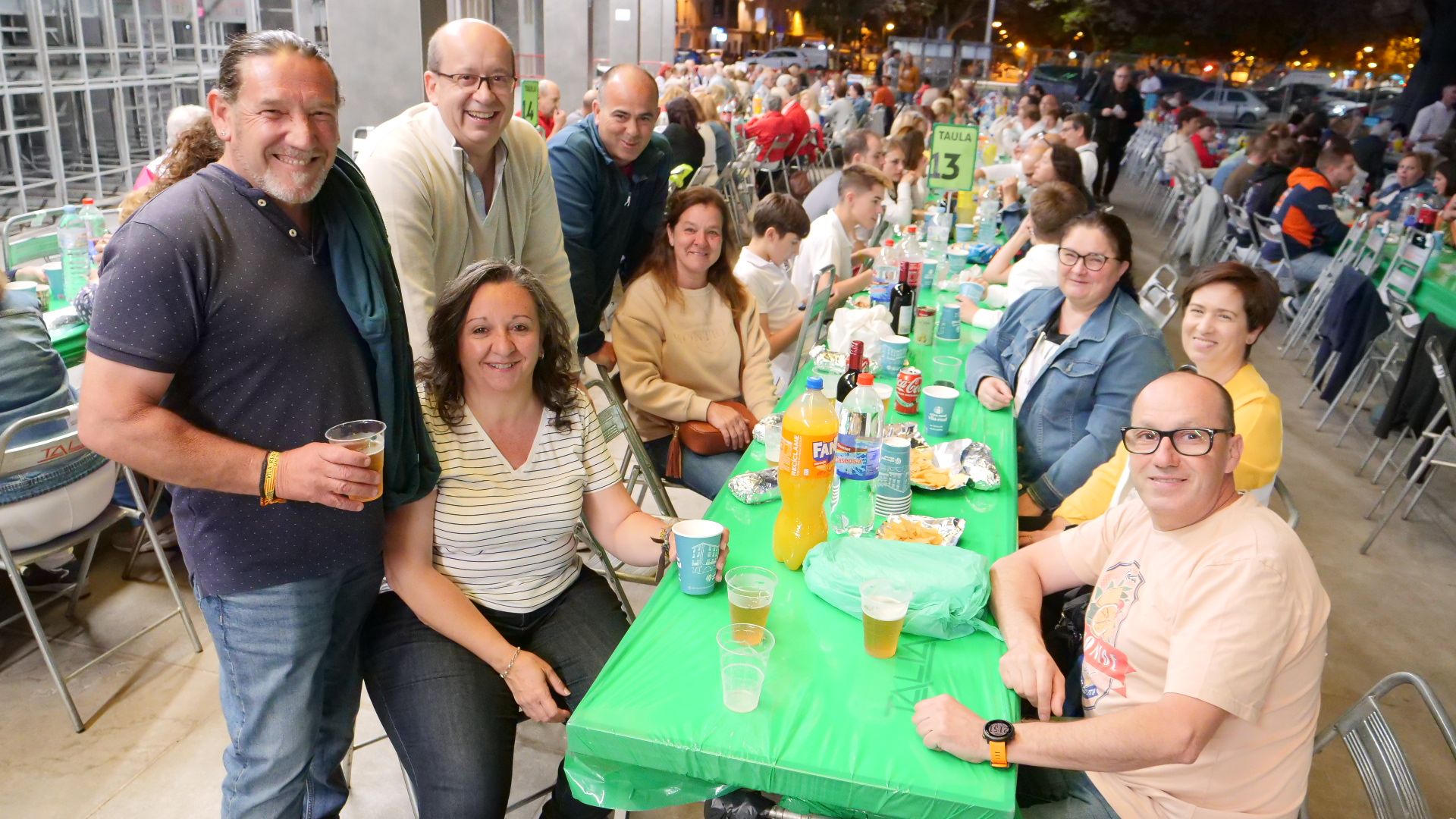 Les imatges del macro sopar de veïns i veïnes de les festes de Sant Pasqual de Vila-real