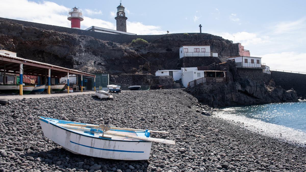 Playa y Faro de Fuencaliente.