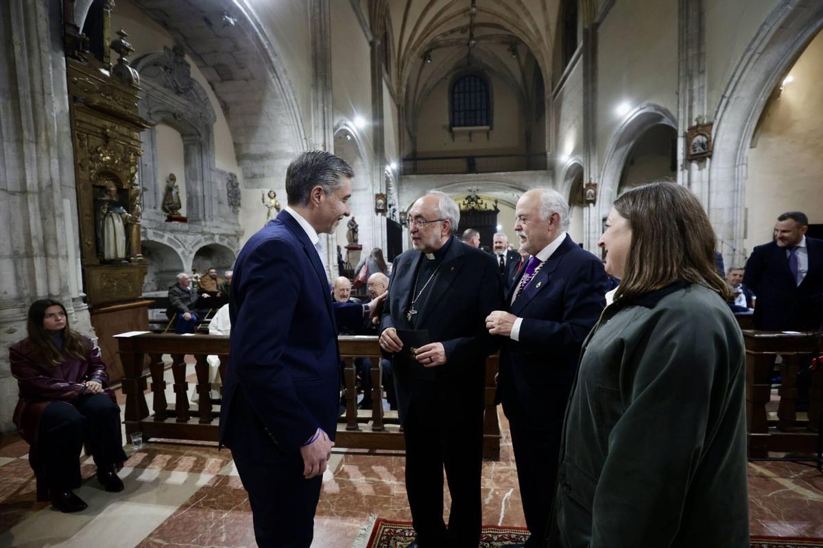 EN IMÁGENES: Martín Martín Peláez, presidente del Real Oviedo, pregonero de la Semana Santa de Oviedo