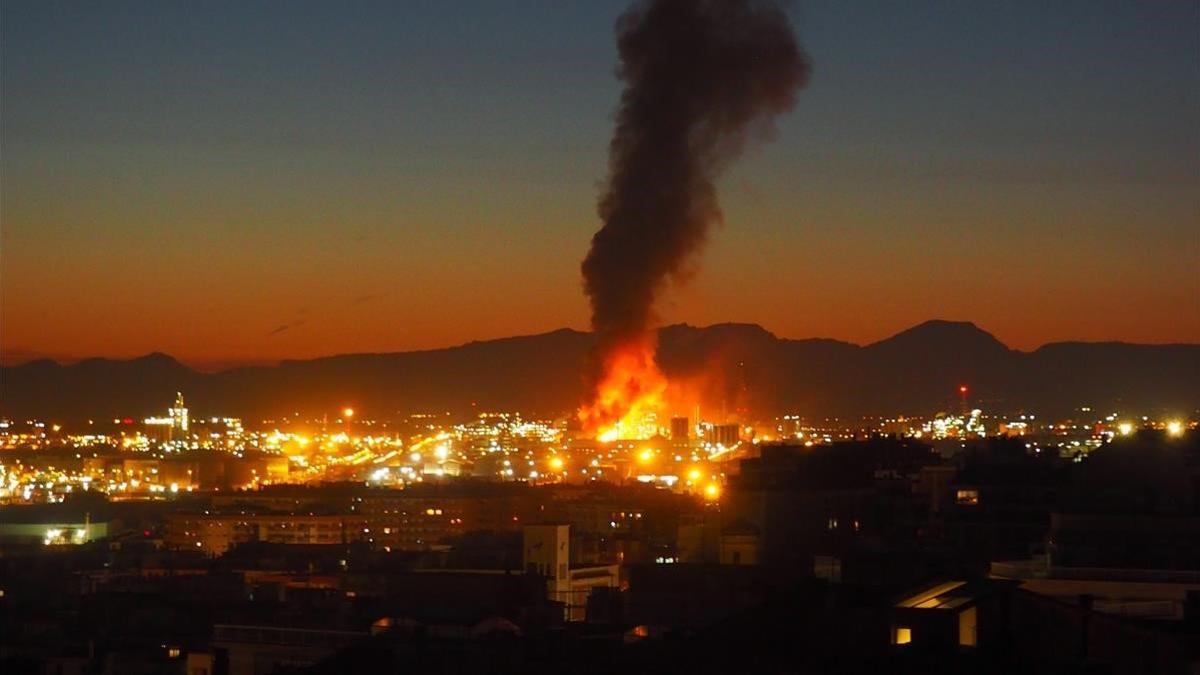 Incendio explosión de la petroquimica de Tarragona