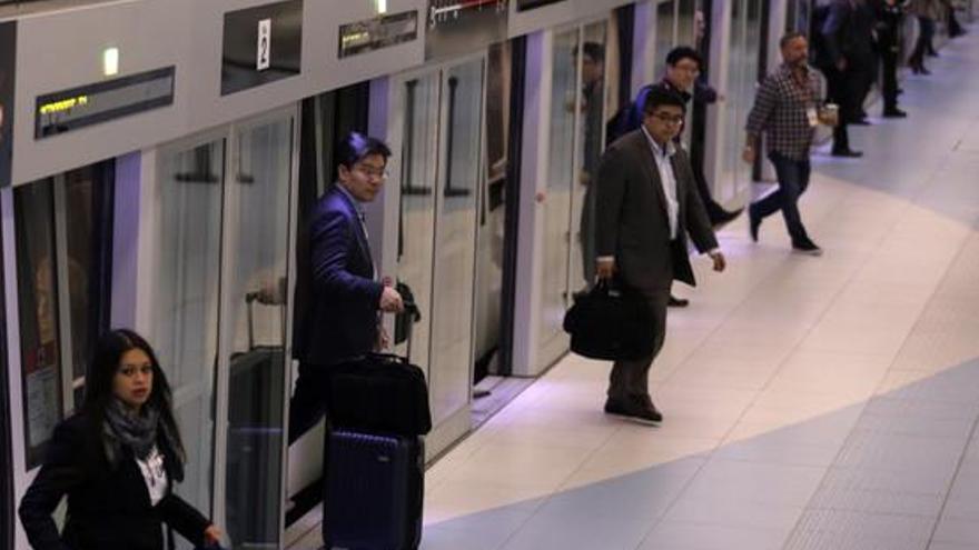 Muere una &#039;mula&#039; al estallarle una bolsa de cocaína en el metro del aeropuerto de Barcelona