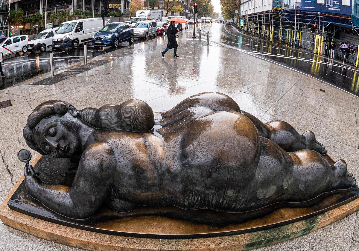 Estatua de Fernando Botero en la Plaza de Colón de Madrid.