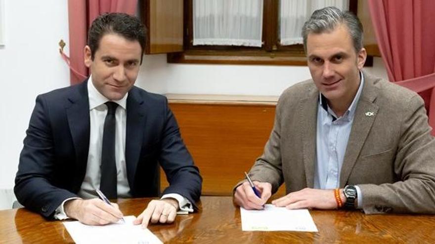 El PP planteja una contraoferta a Vox i la negociació seguirà avui