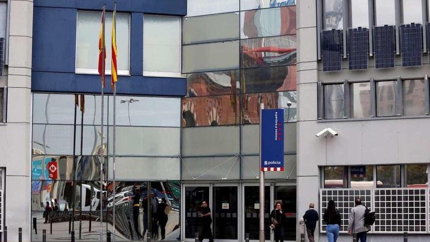 Sede de los Mossos d&#039;Esquadra en la Plaza de España en Barcelona.