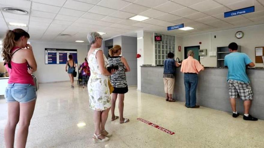 Sanidad sólo abrirá dos centros de salud por la tarde en verano en la Marina Baixa