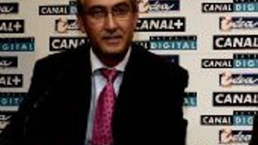 Gregorio Manzano, presentado en el Atlético con polémica con Aragonés