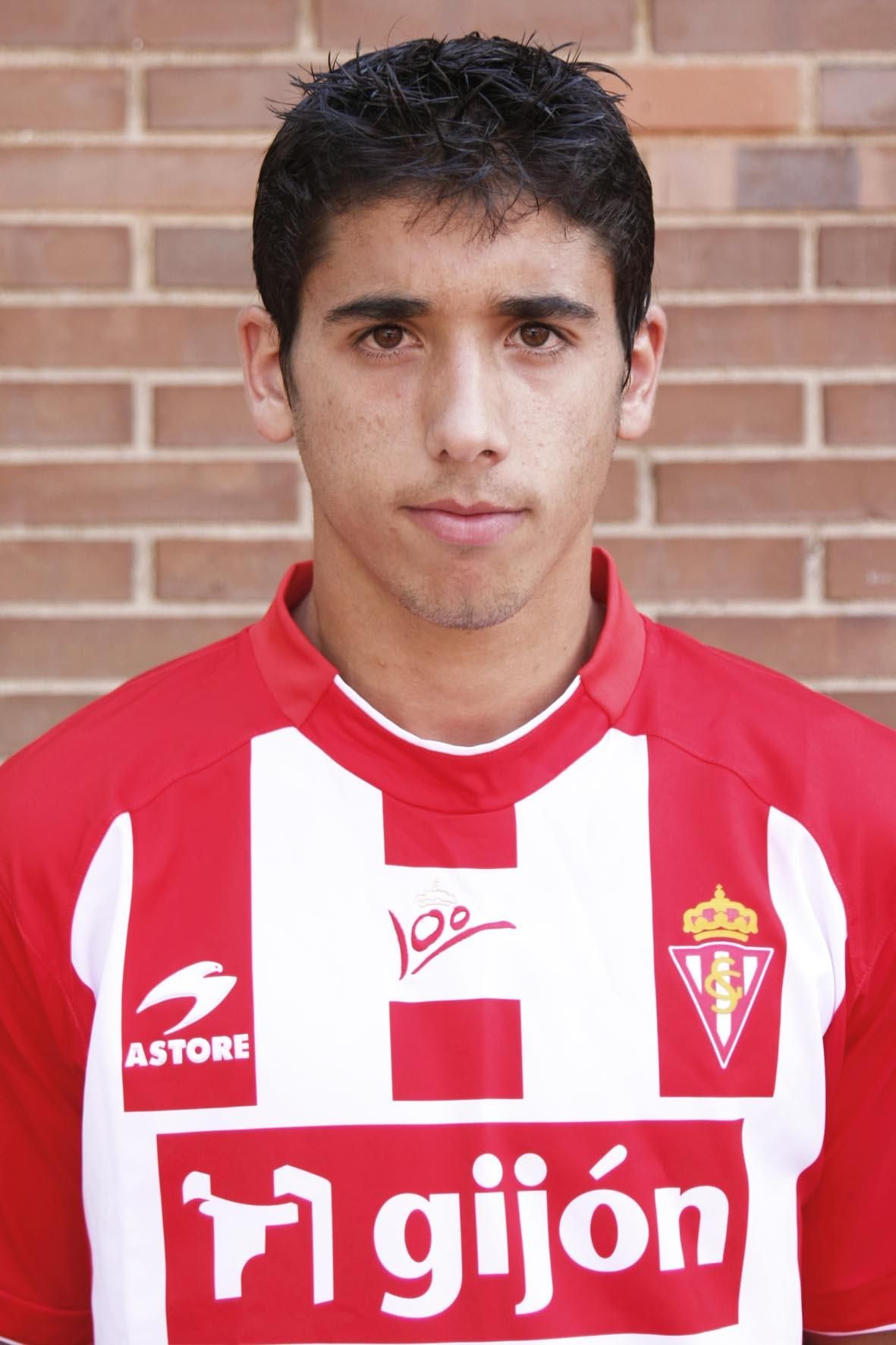 En imágenes: un repaso visual a la trayectoria de José Ángel "Cote" en el Sporting