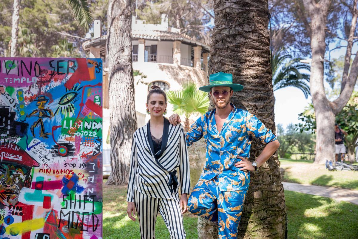 La actriz Macarena Gómez y su marido el pintor Aldo Comas, una pareja con mucho arte