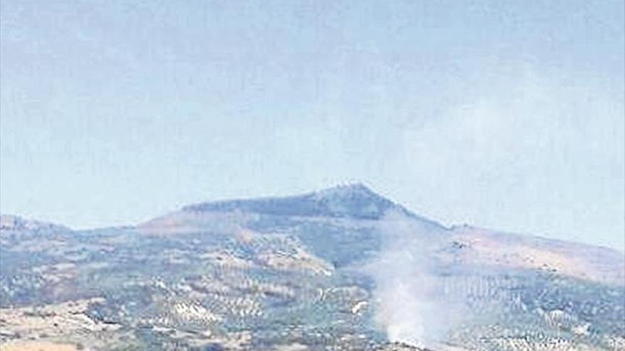 Efectivos del Infoca extinguieron un incendio en el Cerro de los Castros