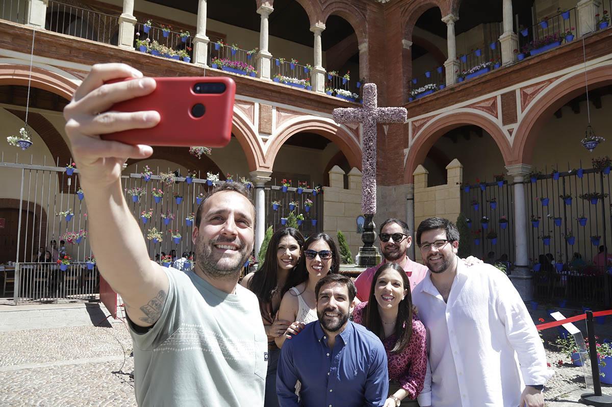 La Hermandad del Huerto ganador del concurso de Cruces de Mayo en casco histórico