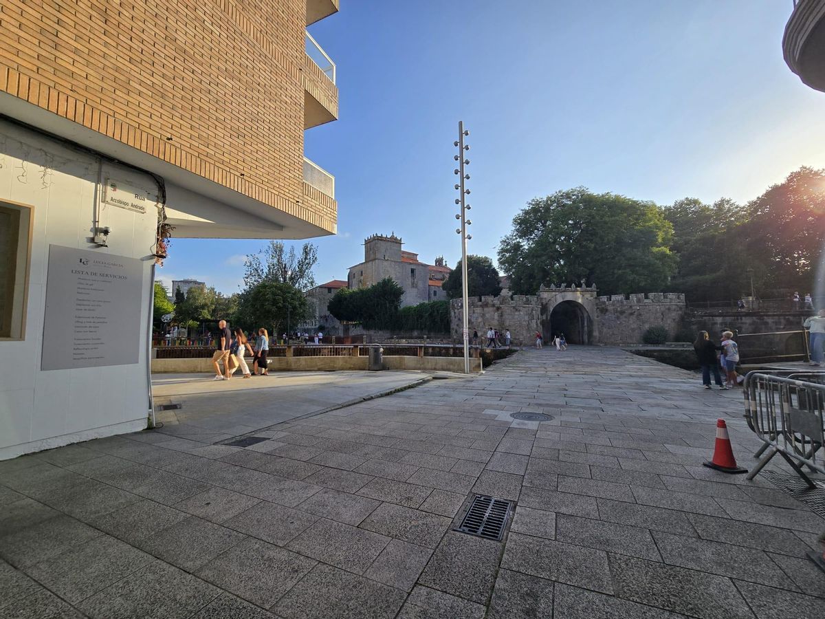 La calle que recuerda al arzobispo desemboca en el espacio monumental de Vista Alegre.
