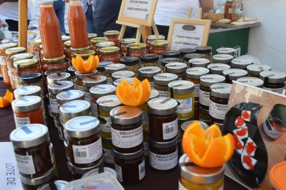 La XXIII Fiesta de la Naranja ha servido para promocionar el sector agroalimentario y dar a conocer el casco histórico a los visitantes.