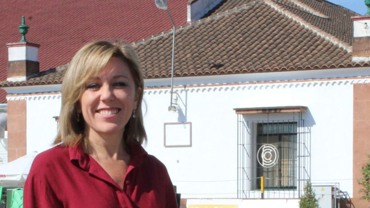 Presidenta. Ana María Romero, a la entrada del Patrimonio Comunal Olivarero, donde se celebra la 21ª Feria del Olivo de Montoro. | CASAVI