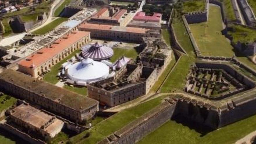 Imatge aèria de la primera edició del Festival Internacional del Circ Castell de Figueres celebrada l&#039;any passat a la fortalesa.