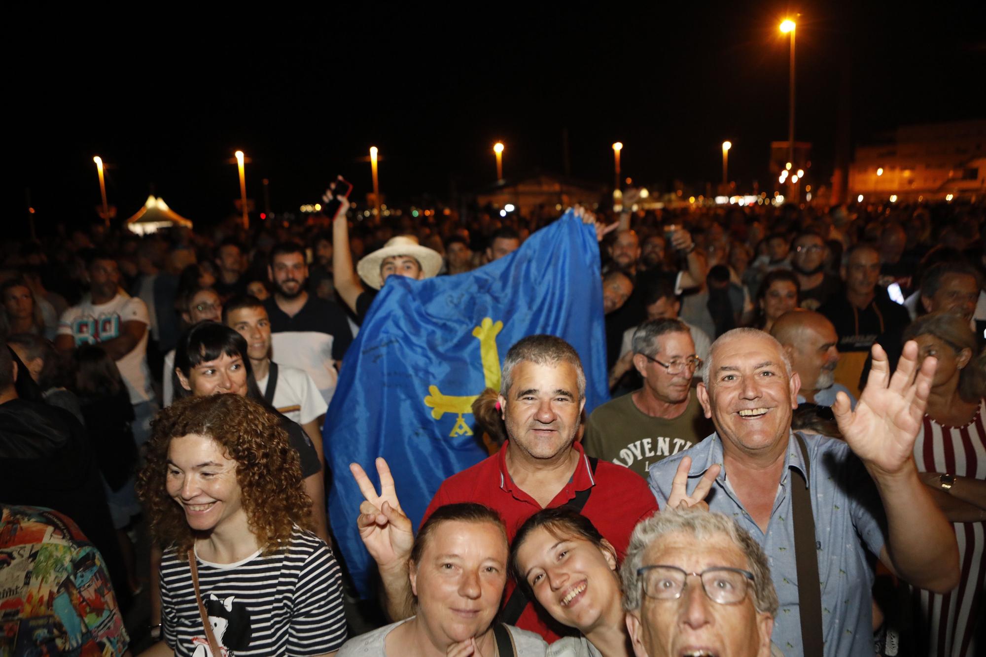 En imágenes: Concierto de "Los Berrones" en la playa de Poniente