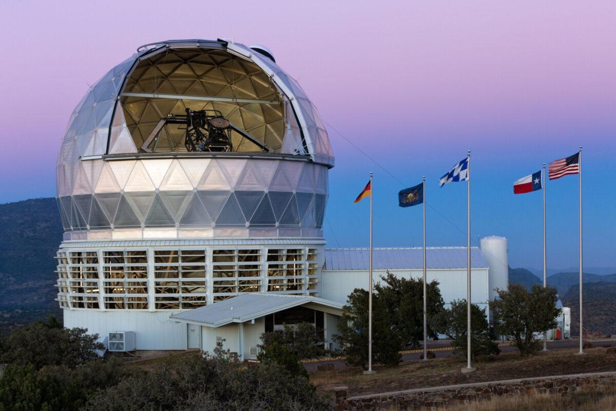 Rompemos el tiempo y el espacio para iluminar a la energía oscura