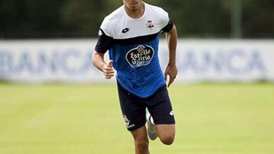 Álvaro Queijeiro, en uno de los entrenamientos del Deportivo. // FDV