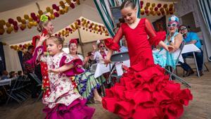 La primera Feria de Abril de Barcelona con entrada de pago rebaja la afluencia y levanta ampollas