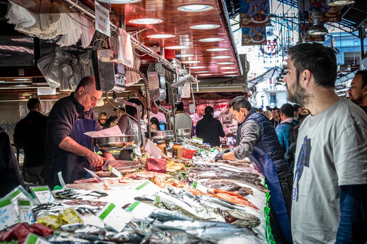 La Boqueria traslladarà les peixateries a una carpa a la Gardunya el 2027 per reformar el centre del mercat