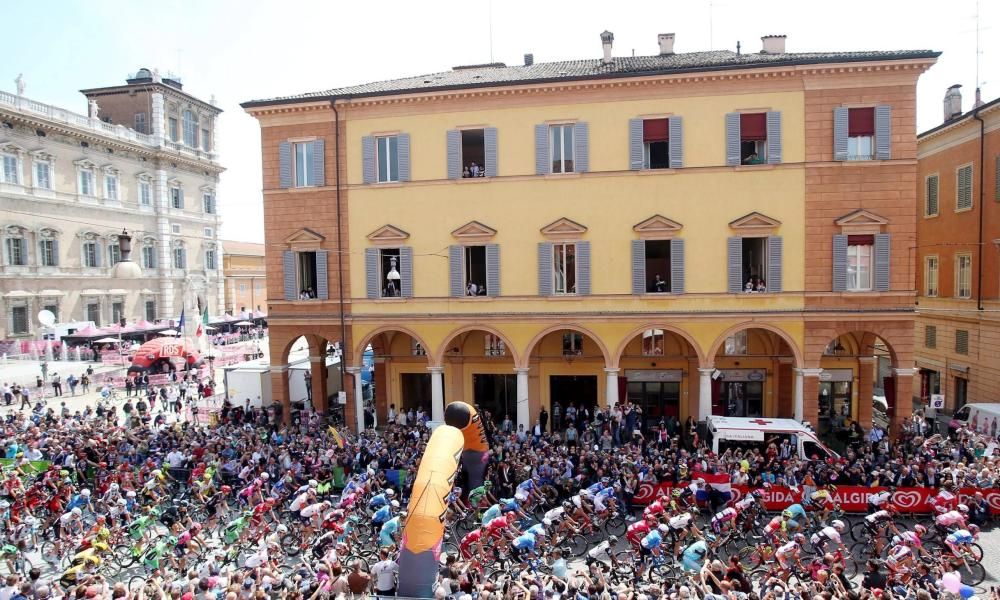 Imágenes de la undécima etapa del Giro de Italia.