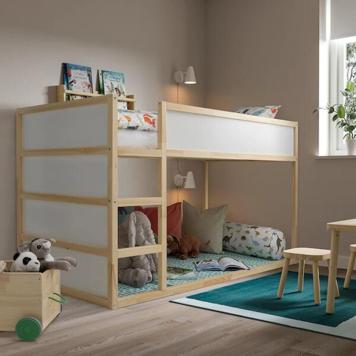 Cama Kura de Ikea