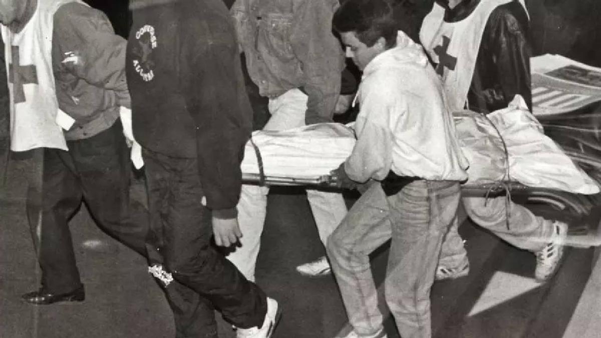 Traslado del cadáver de Dámaso Rodríguez, El Brujo, tras morir de un disparo poniendo fin así a su fuga de más de un mes por los montes de Anaga.