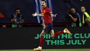 Joselu celebra su gol ante Italia.